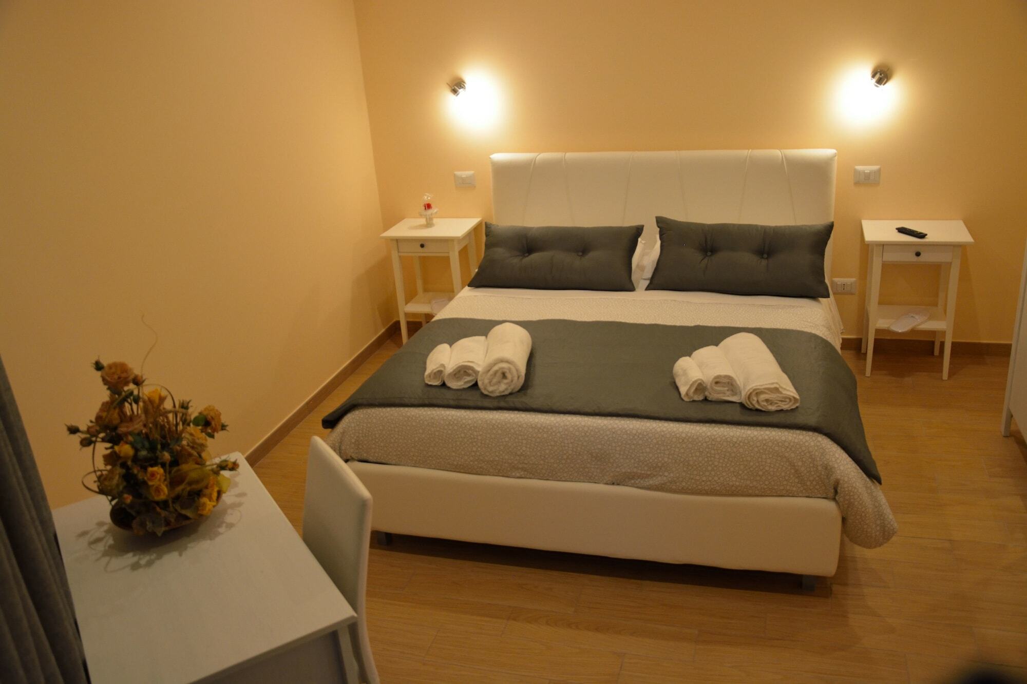 B&B "Croce Nivera" 비보발렌티아 외부 사진