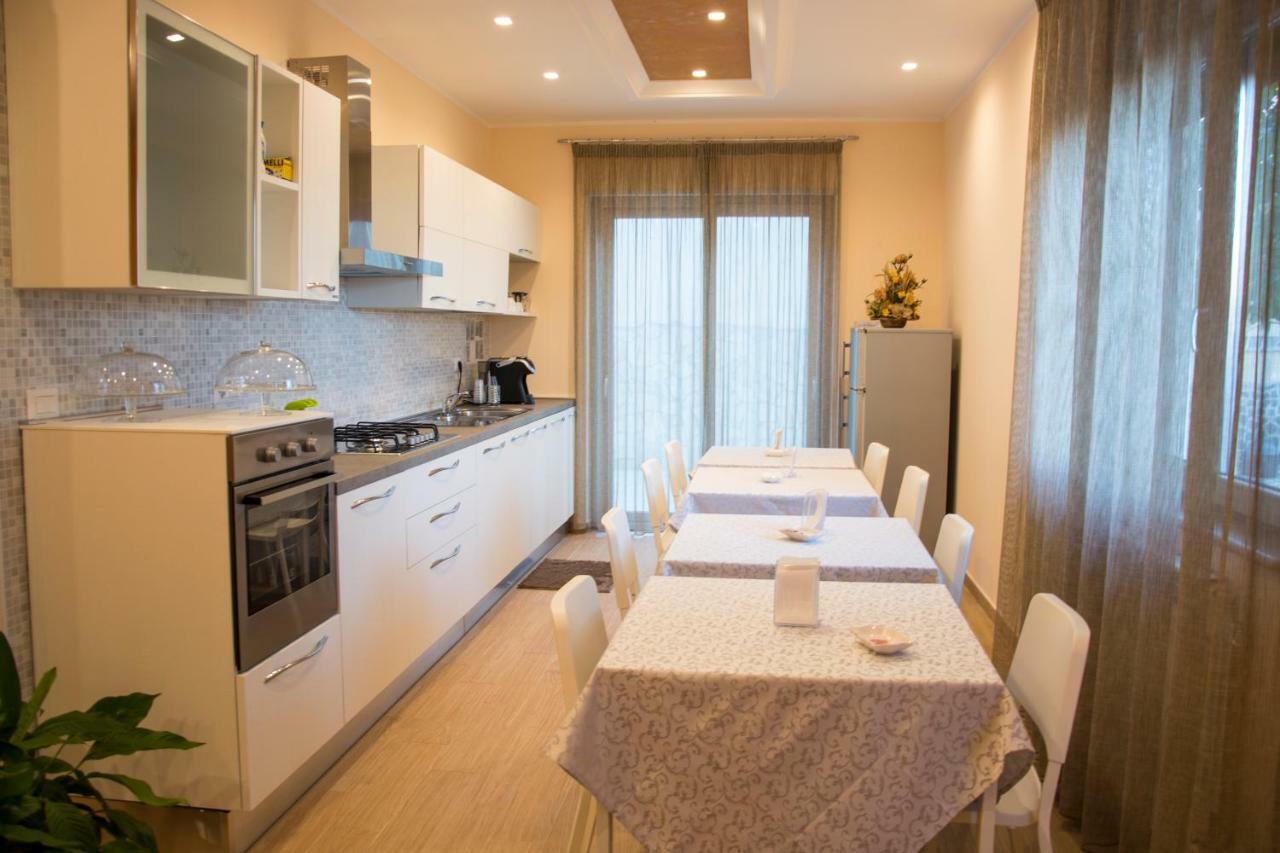 B&B "Croce Nivera" 비보발렌티아 외부 사진